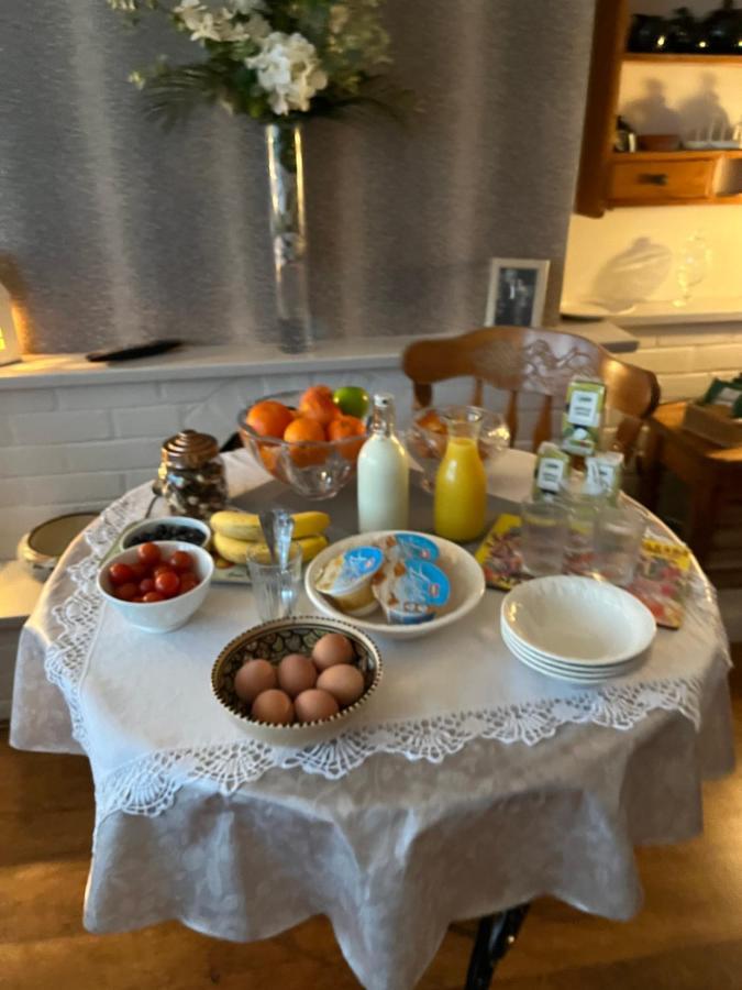 Southend Airport Bed & Breakfast Рочфорд Екстериор снимка