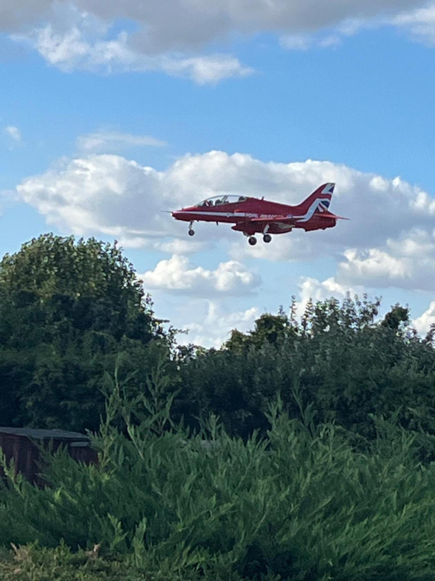 Southend Airport Bed & Breakfast Рочфорд Екстериор снимка