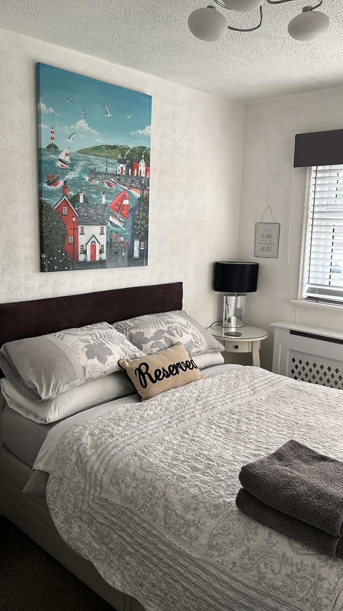 Southend Airport Bed & Breakfast Рочфорд Екстериор снимка