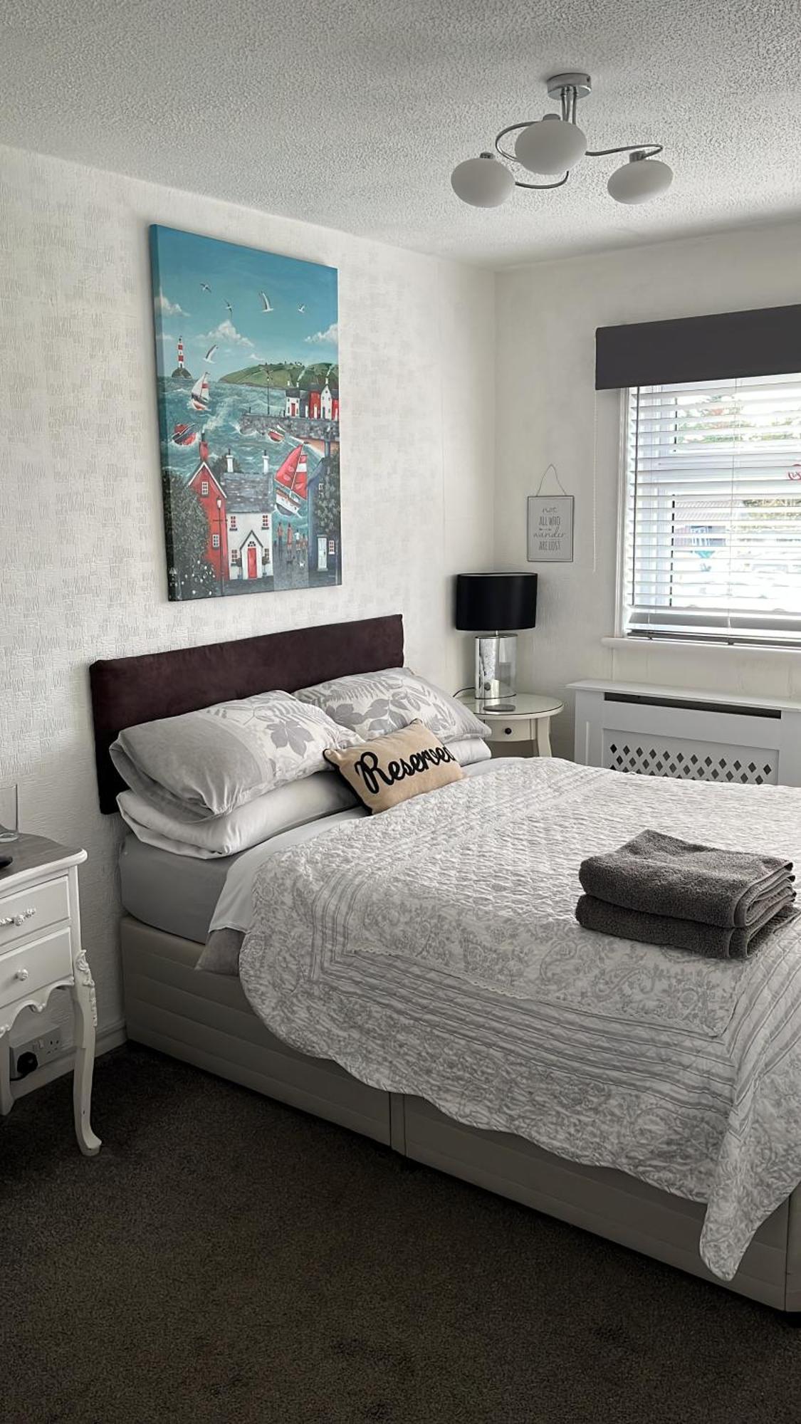 Southend Airport Bed & Breakfast Рочфорд Екстериор снимка